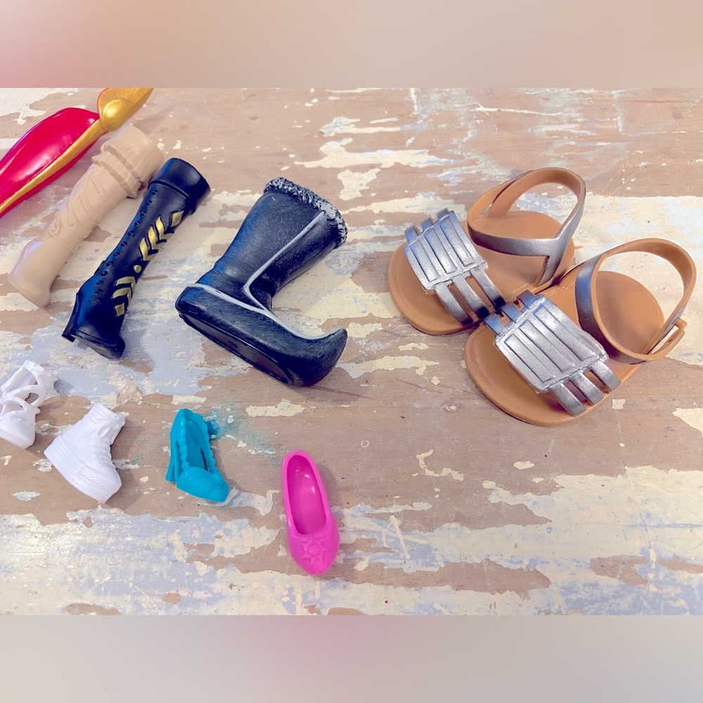Assorted Single Barbie/Disney Shoe Collection - Picture 4 of 4